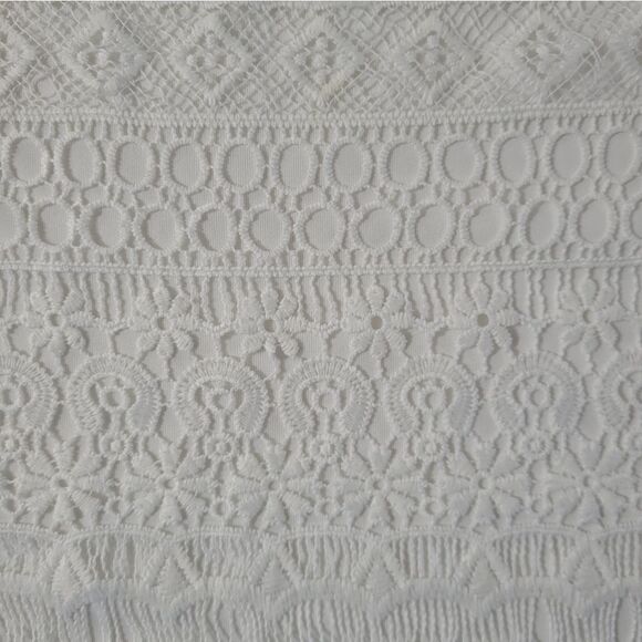 Adiva Women's White Lined Lace Tank Top - Picture 10 of 13